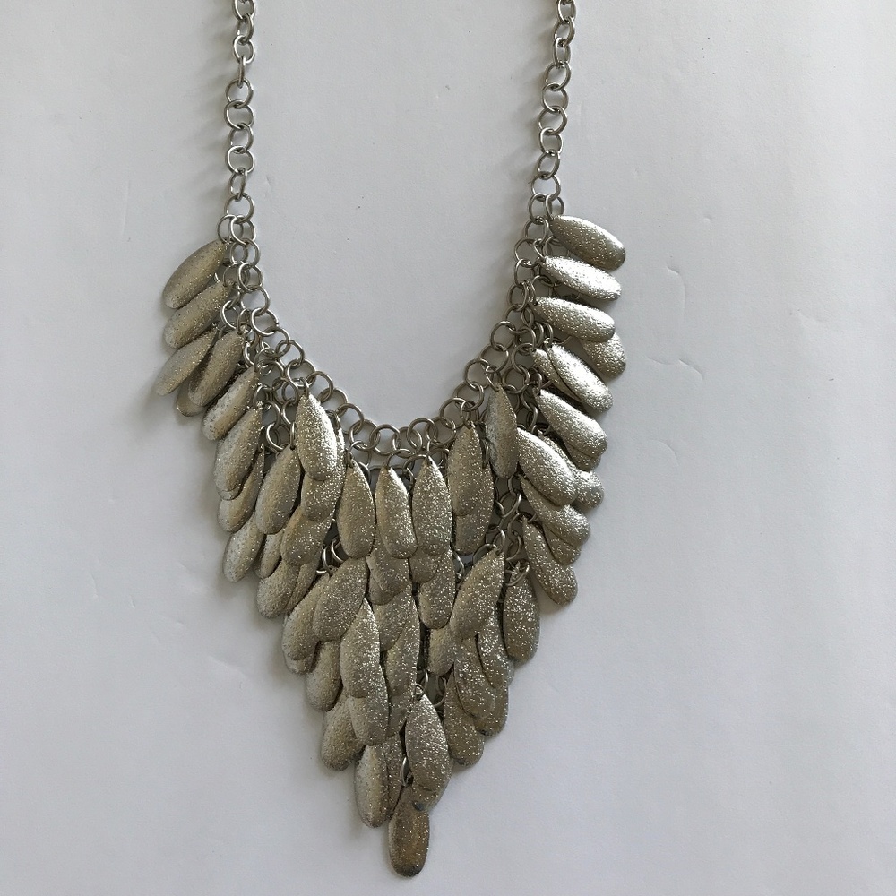 Silver Necklace w/Free Flowing Tear Drops - Picture 1 of 2